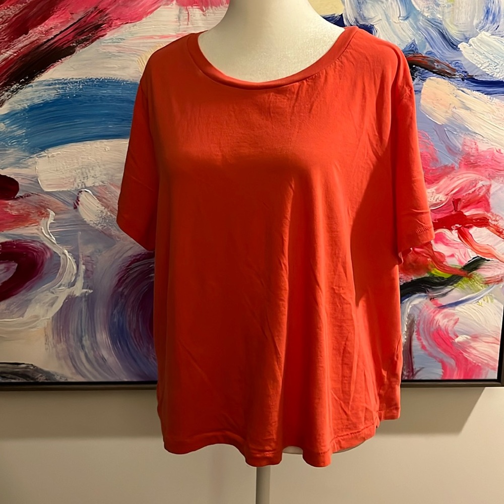 Salmon colored tee, XXL.